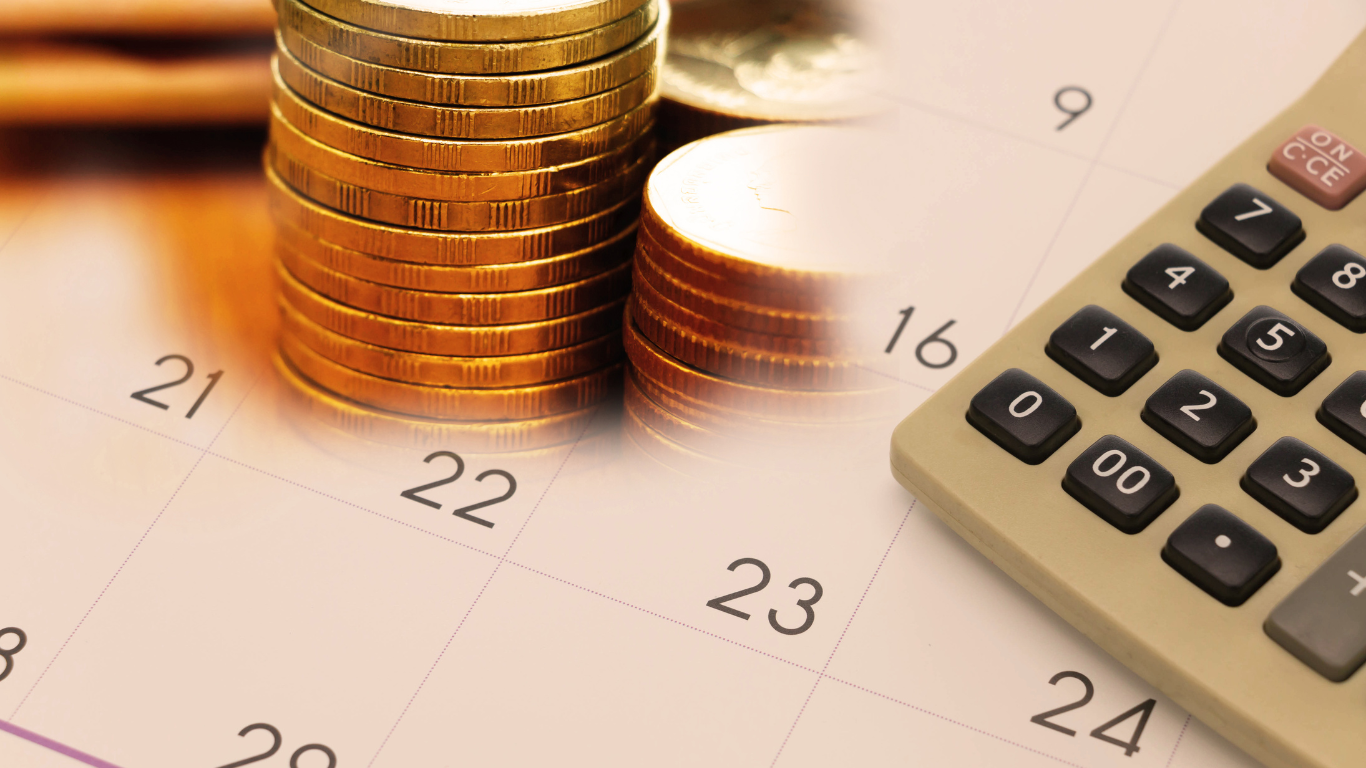 Dinero y calculadora.